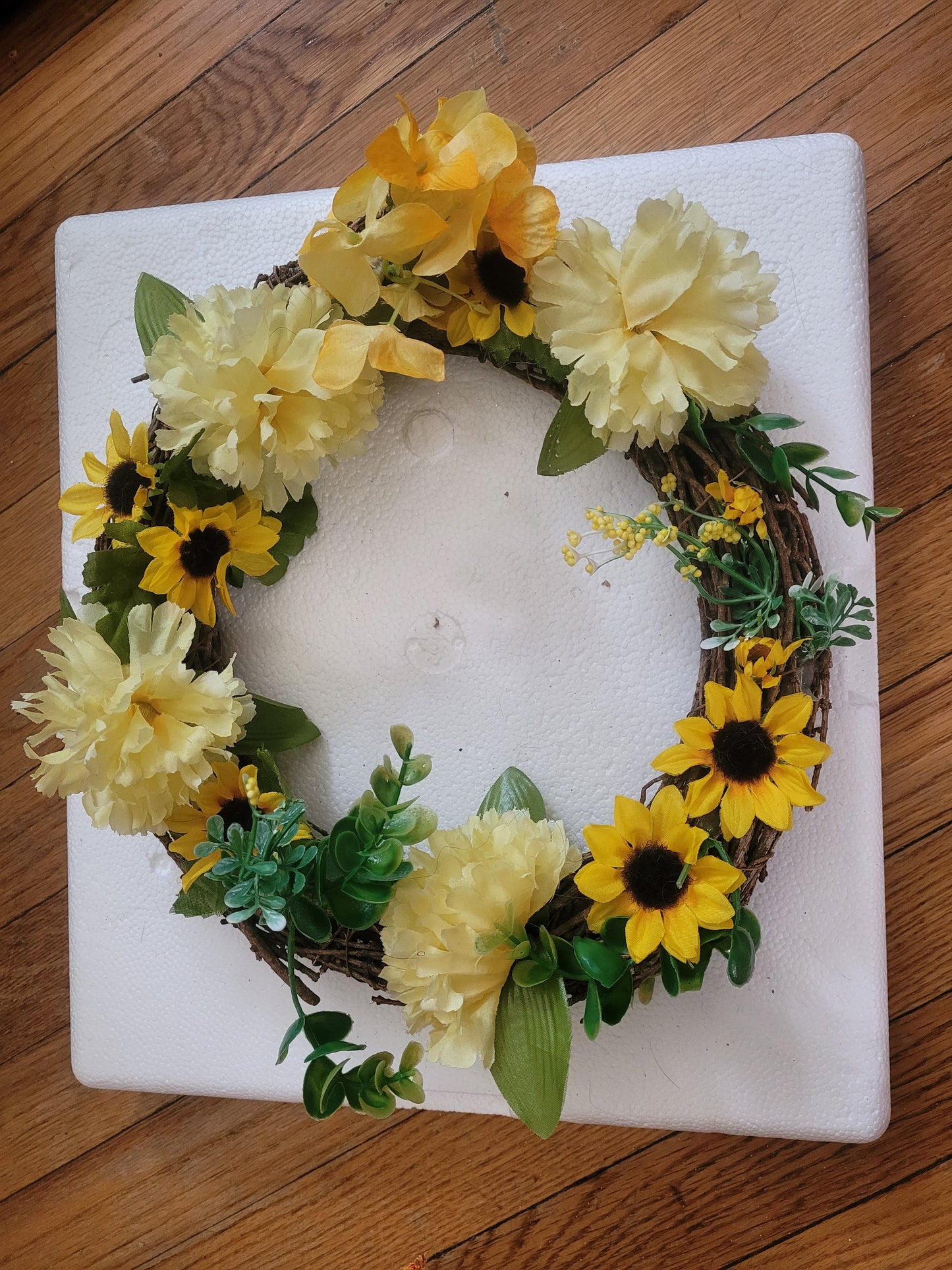 Mellow Yellow Wreath