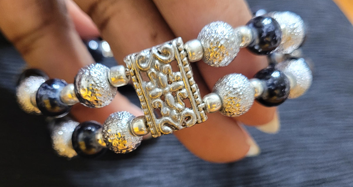 Vintage-Inspired Black and Silver Beaded Bracelet